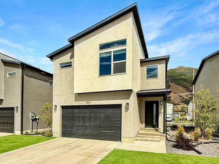 Mapleton House: 3923 S White Ash Dr