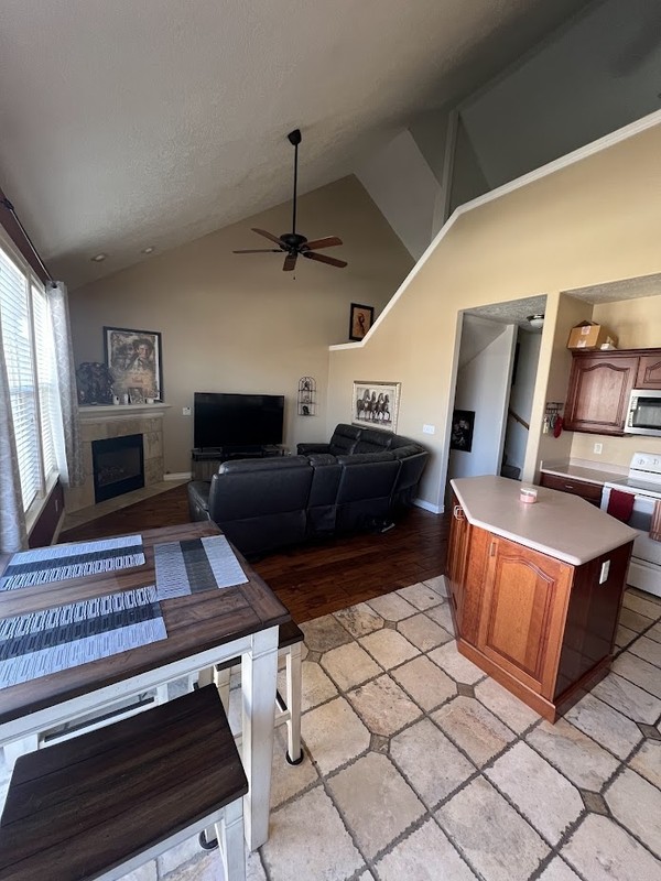 Bountiful Single Room: 15 E 2200 S