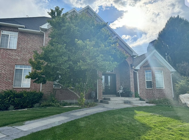 Bluffdale Single Room: 2273 W Mountainside Dr