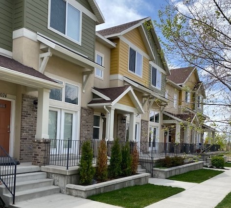 Sandy Townhome: 1072 E Garden Bend Pl