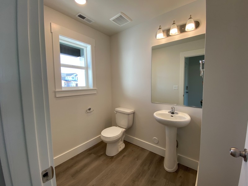 Logan House: 1403 W Creekside Dr