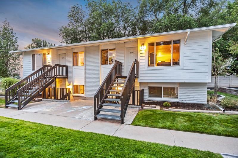 Sandy Apartment: 8621 S Monroe St