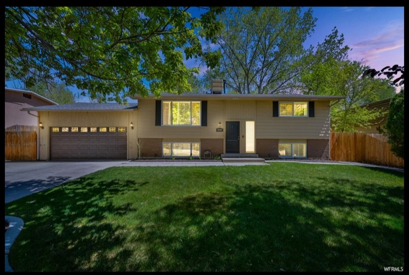 Sandy Multiplex: 9547 S Flint Dr