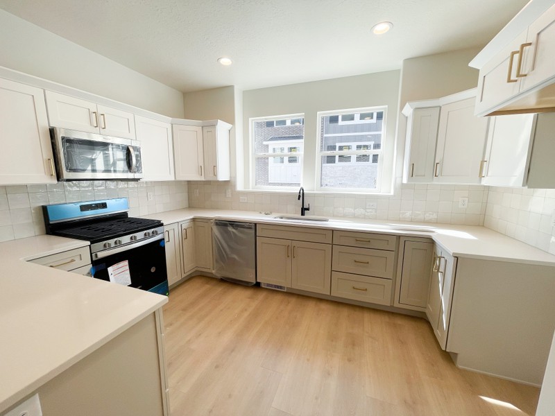 Lehi Townhome: 2027 N 3960 W