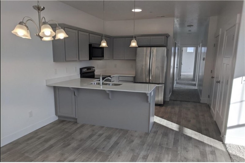 Vineyard Condo: 451 N 360 W