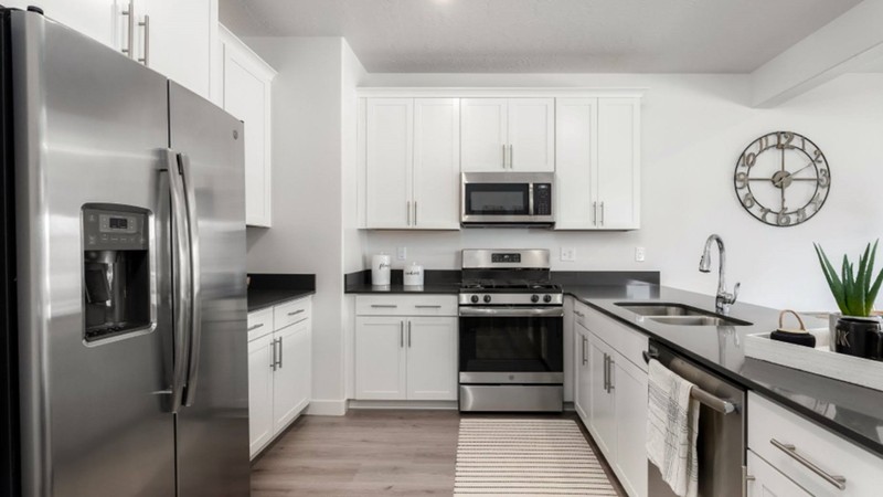 Bluffdale Townhome: 15546 S Jubilation Dr