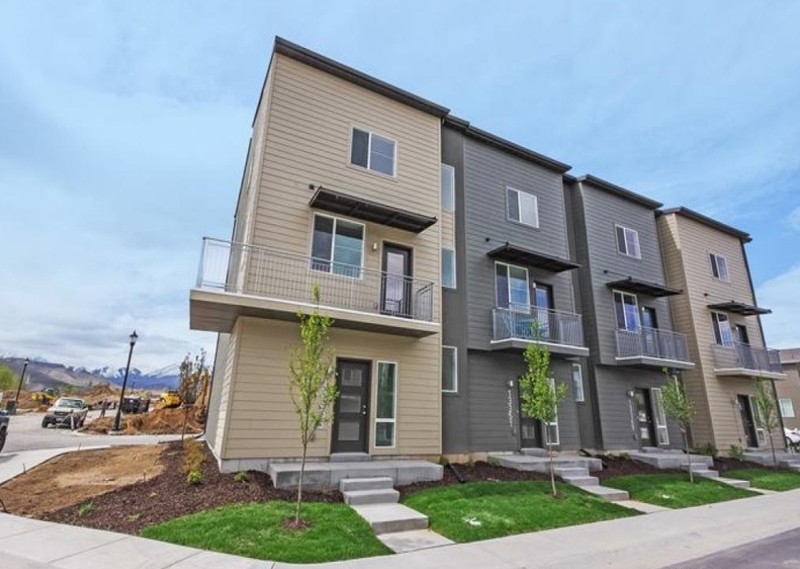 Herriman Townhome: 13353 S Celestina Ln