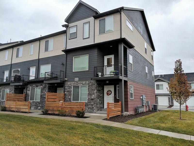 Pleasant Grove Single Room: 52 S 1700 W