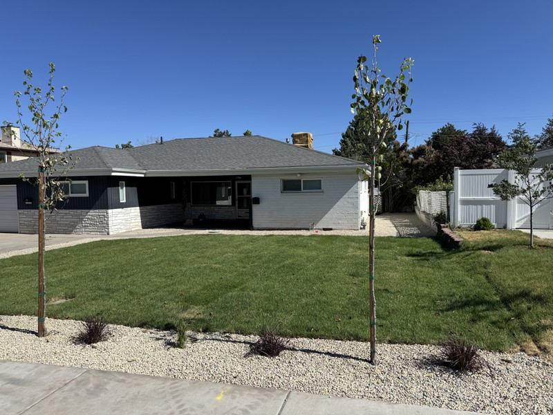 Sandy House: 1409 E 8425 S