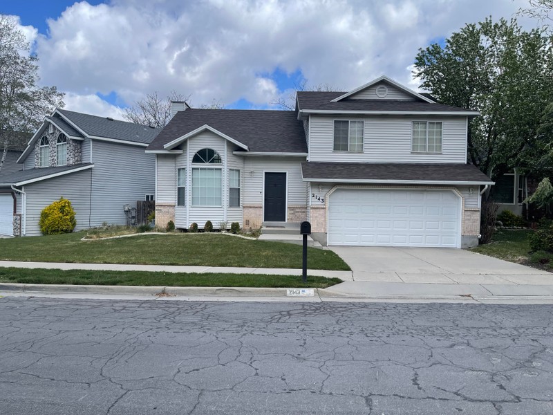 Sandy House: 2143 E Powderkeg Dr