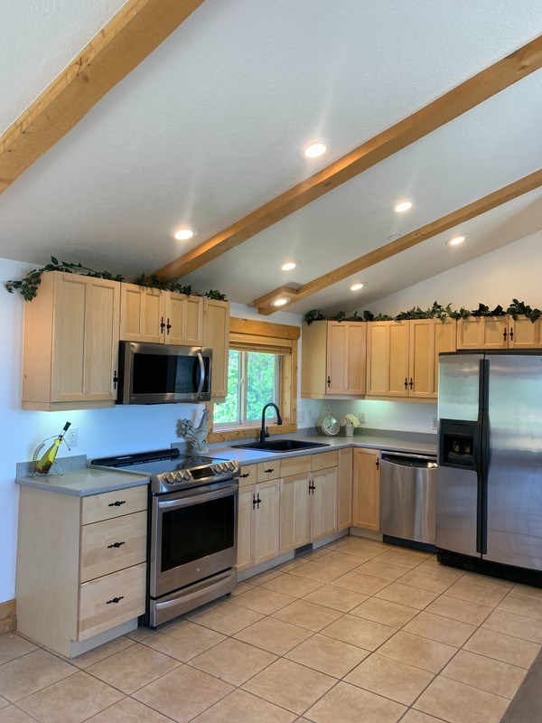 Woodland Hills House: 265 S Woodland Hills Dr