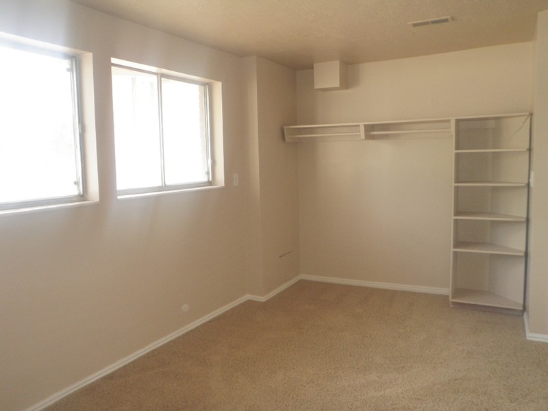 Sandy Single Room: 907 E 7905 S