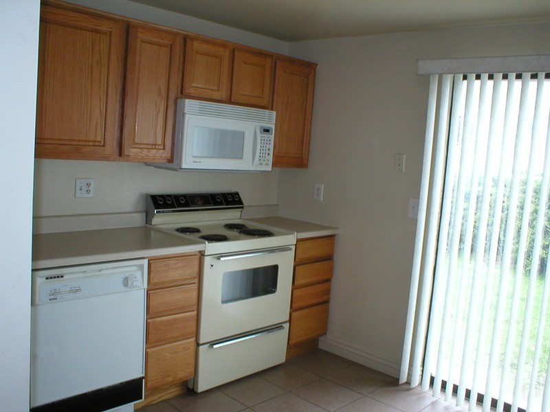 Tooele Townhome: 20 S 6th St