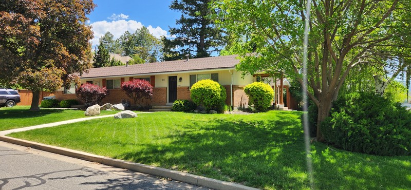 Centerville Townhome: 210 E 300 S