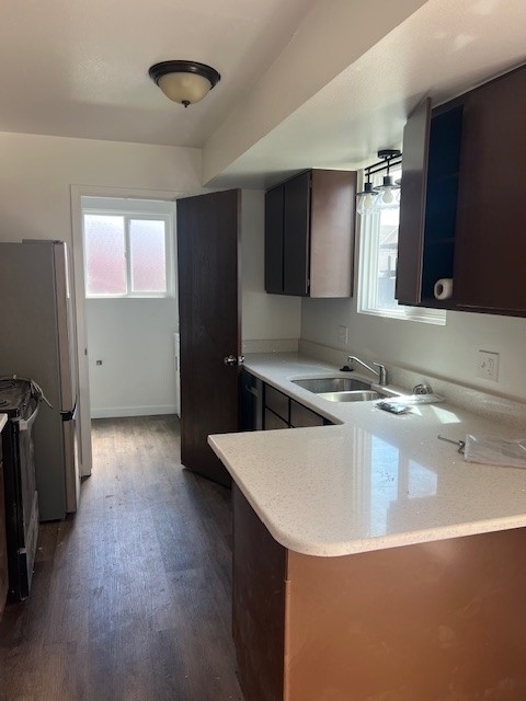 Midvale Townhome: 7426 S Launa St