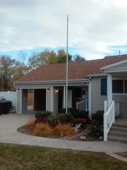 Murray House: 11 W Rose Cir