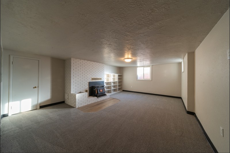 Roosevelt Multiplex: 480 E 200 N