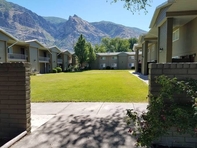 Springville Apartment: 900 N Main St