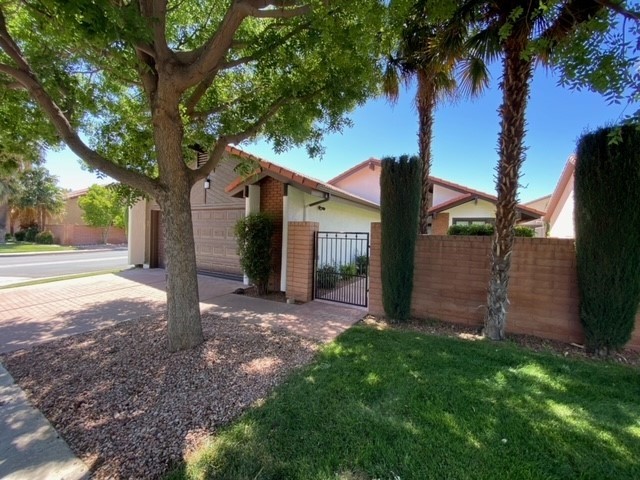 Saint George Single Room: 545 S Valley View Dr