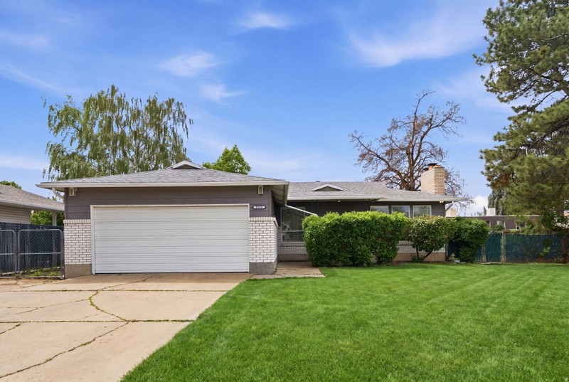 Layton House: 1545 W 1750 N