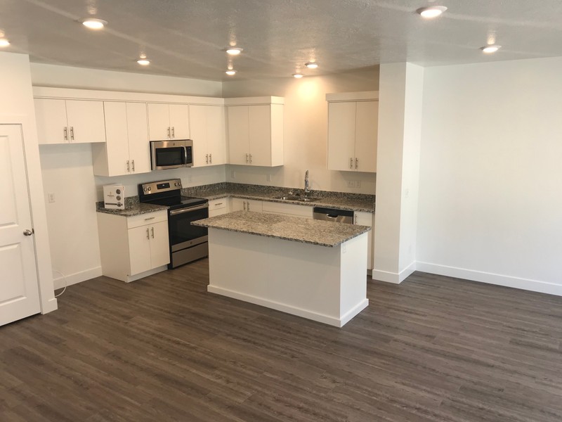 Providence Townhome: 421 W 40 S