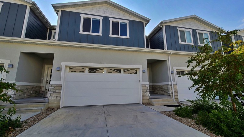 Riverton Townhome: 12496 S Shade Ln