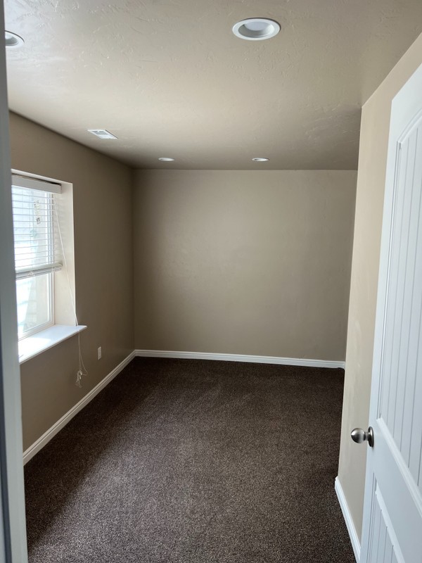 Saratoga Springs Single Room: 871 W Prairie Dog Way