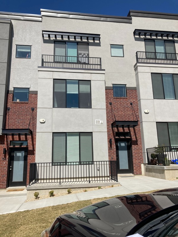 North Salt Lake Single Room: 25 E Center St