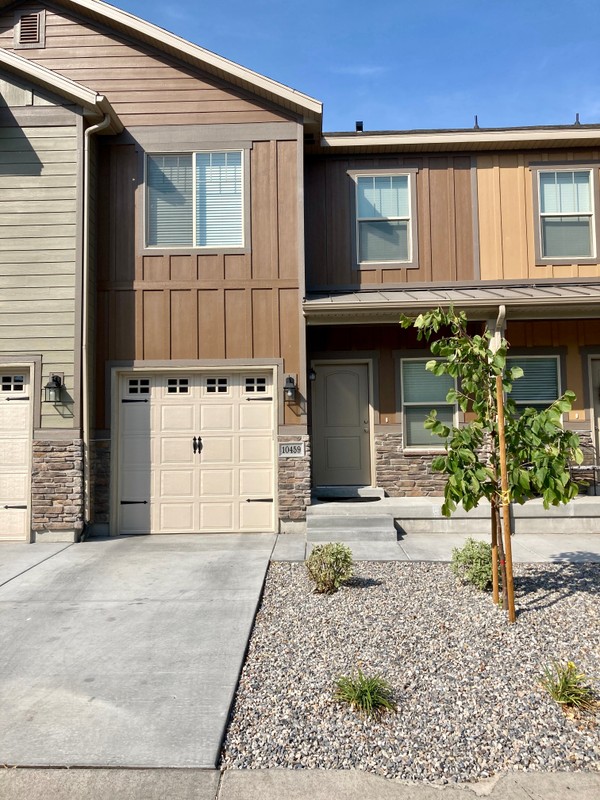 South Jordan Townhome: 10459 S Sage Vista Way
