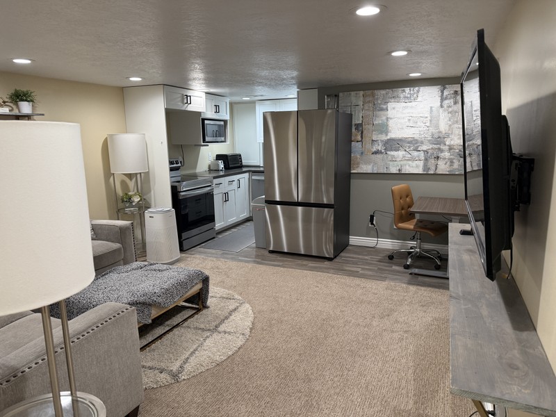 Bountiful Multiplex: 142 Bona Vista Cir