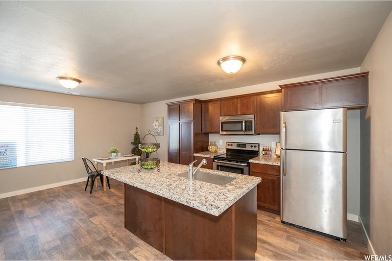 Herriman Townhome: 14431 S Ferndale Way
