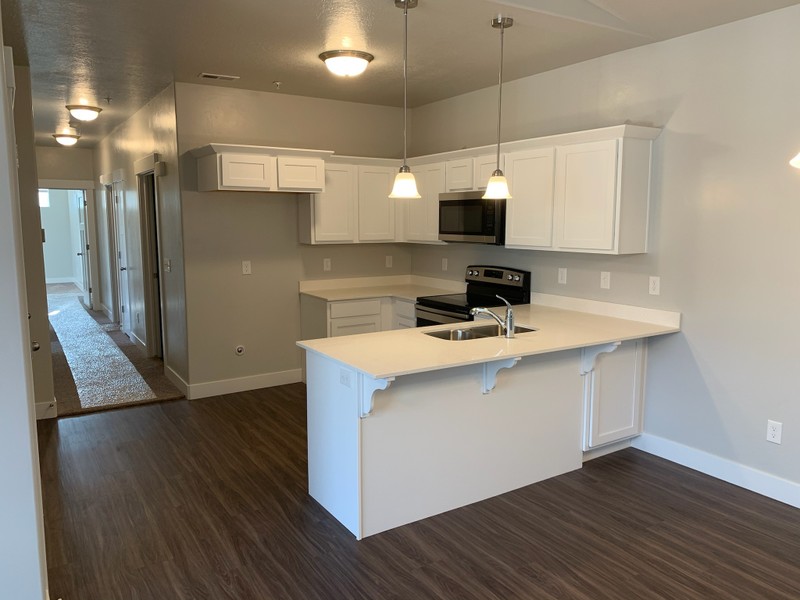 Vineyard Condo: 718 N 380 W