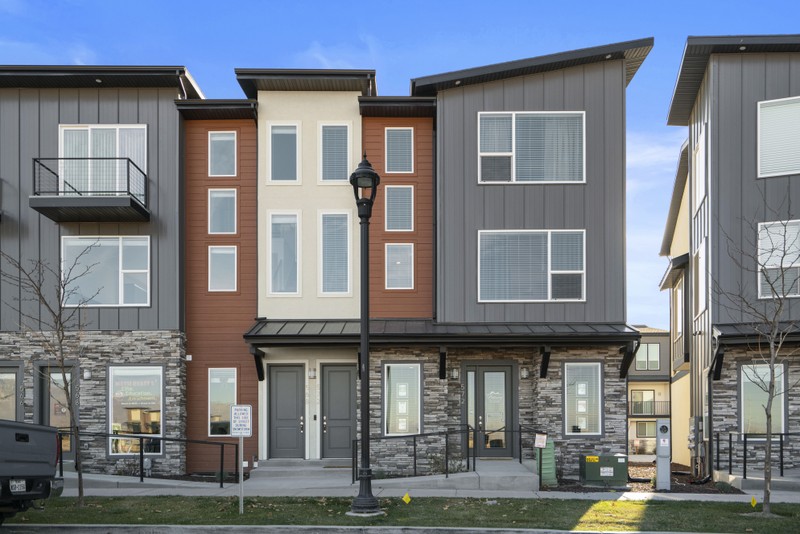 Riverton Multiplex: 572 Lewski Ln
