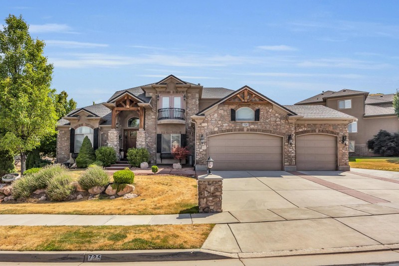 North Salt Lake House: 725 Vista View Ln