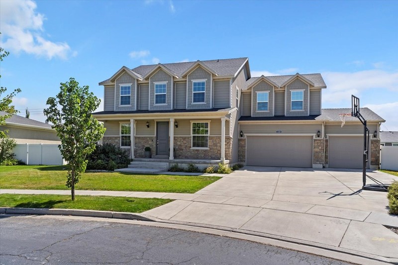 Syracuse House: 1549 W 650 S