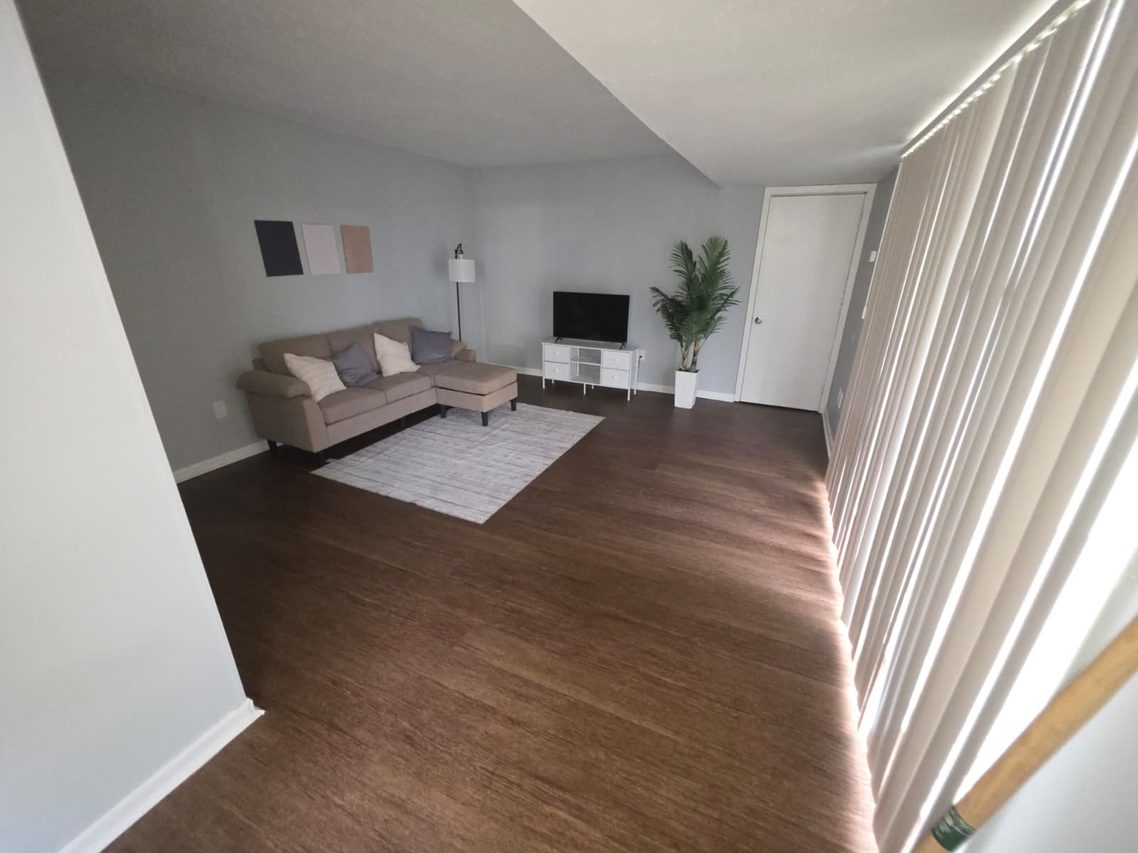 Jackson Apartment: 225 W McDowell Road