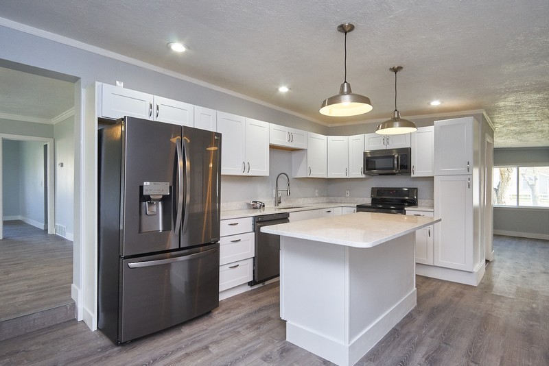 Grantsville House: 325 W Apple St