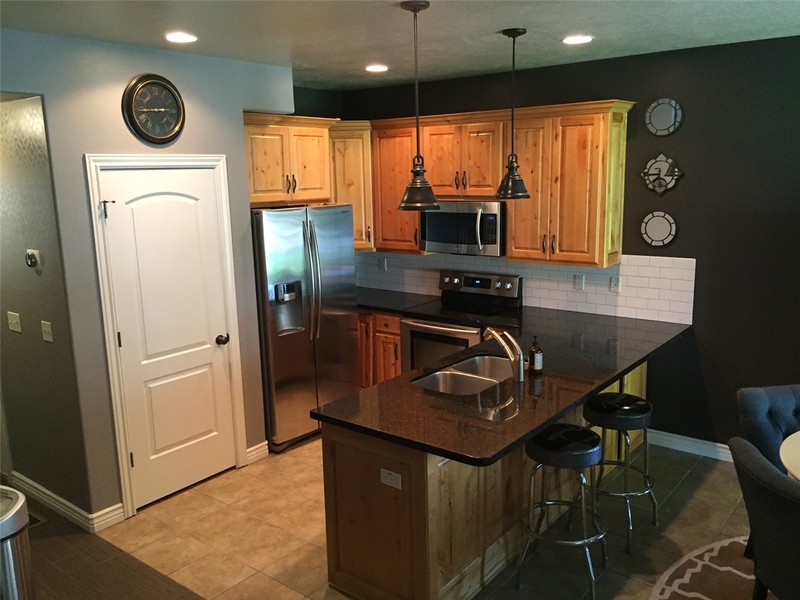 South Jordan Townhome: 10423 S Sage Luigi Ct