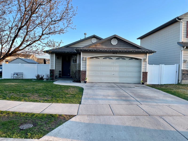North Salt Lake House: 913 York Dr