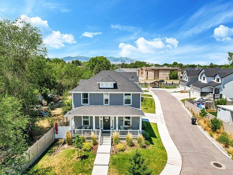Millcreek House: 724 Cami Nicole Ln
