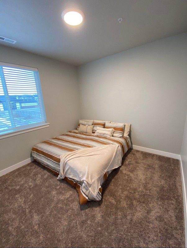 Lehi Single Room: 1385 N 3830 W