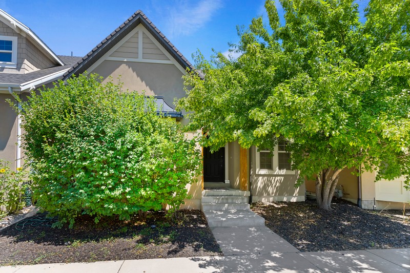 South Jordan House: 10213 S Sacramento Way