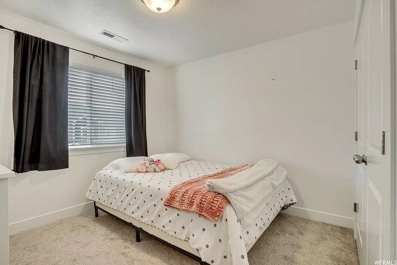 Lehi Single Room: 1761 N 3780 W