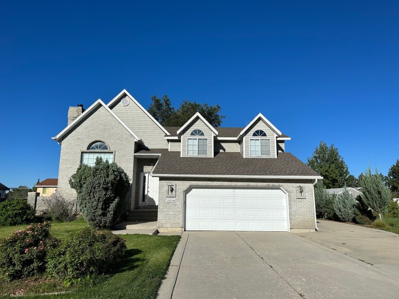 Sandy House: 11834 S Casper Rd