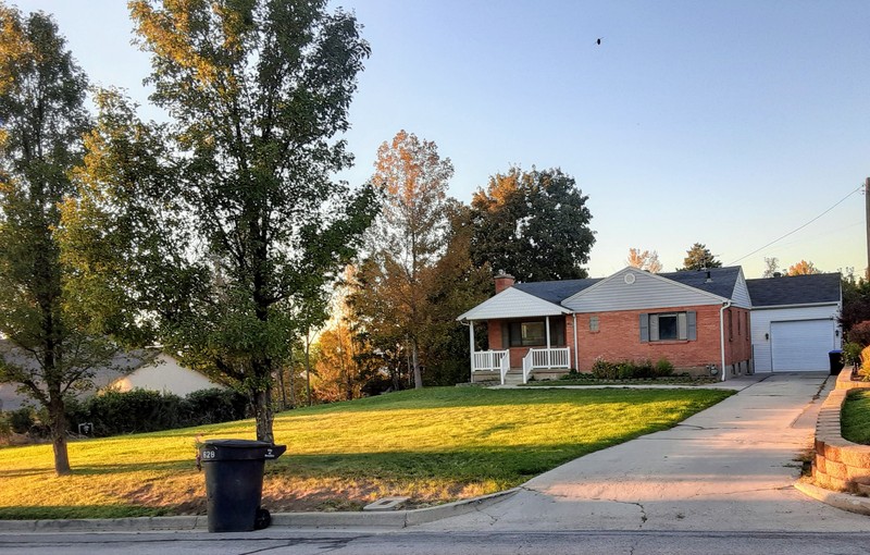 Bountiful House: 628 W 3300 S