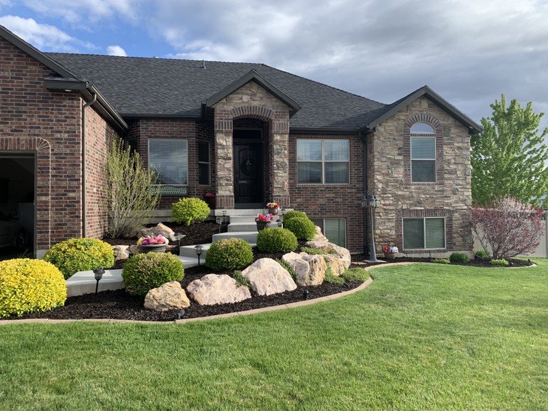 Willard House: 985 W 8000 S