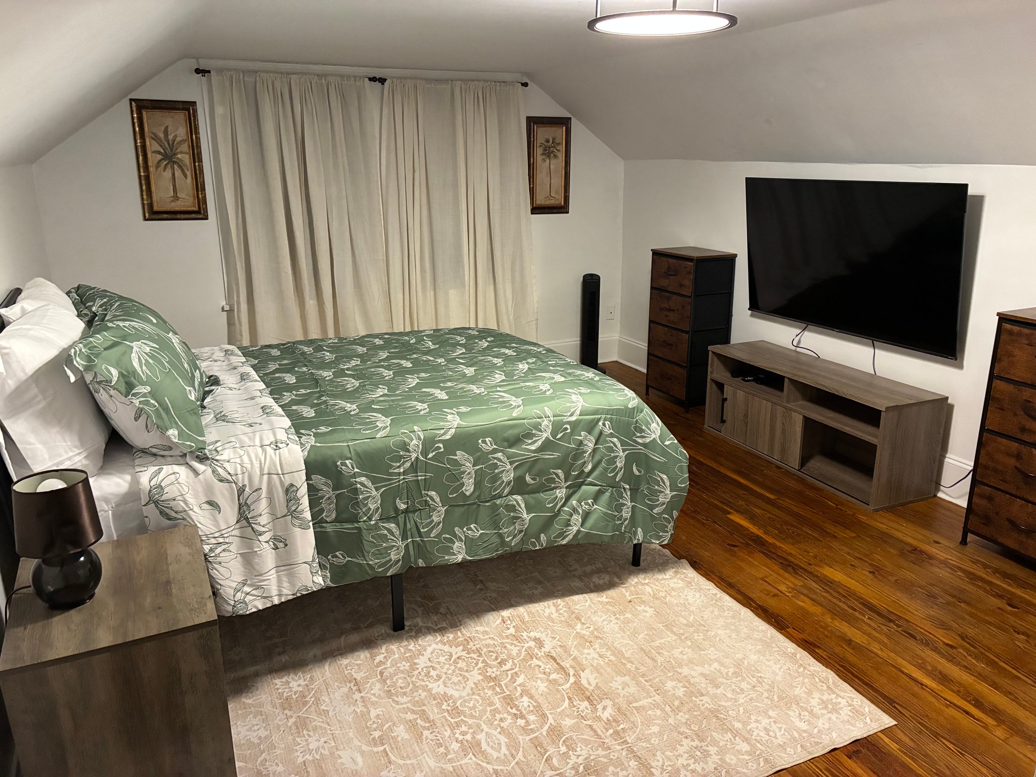 Stone Mountain Single Room: 6107 Rockbridge Rd