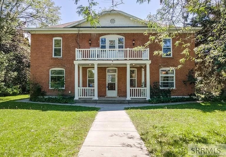 Blackfoot House: 381 W 150 N