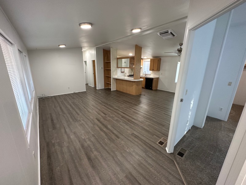 Willard Apartment: 845 W 8700 S