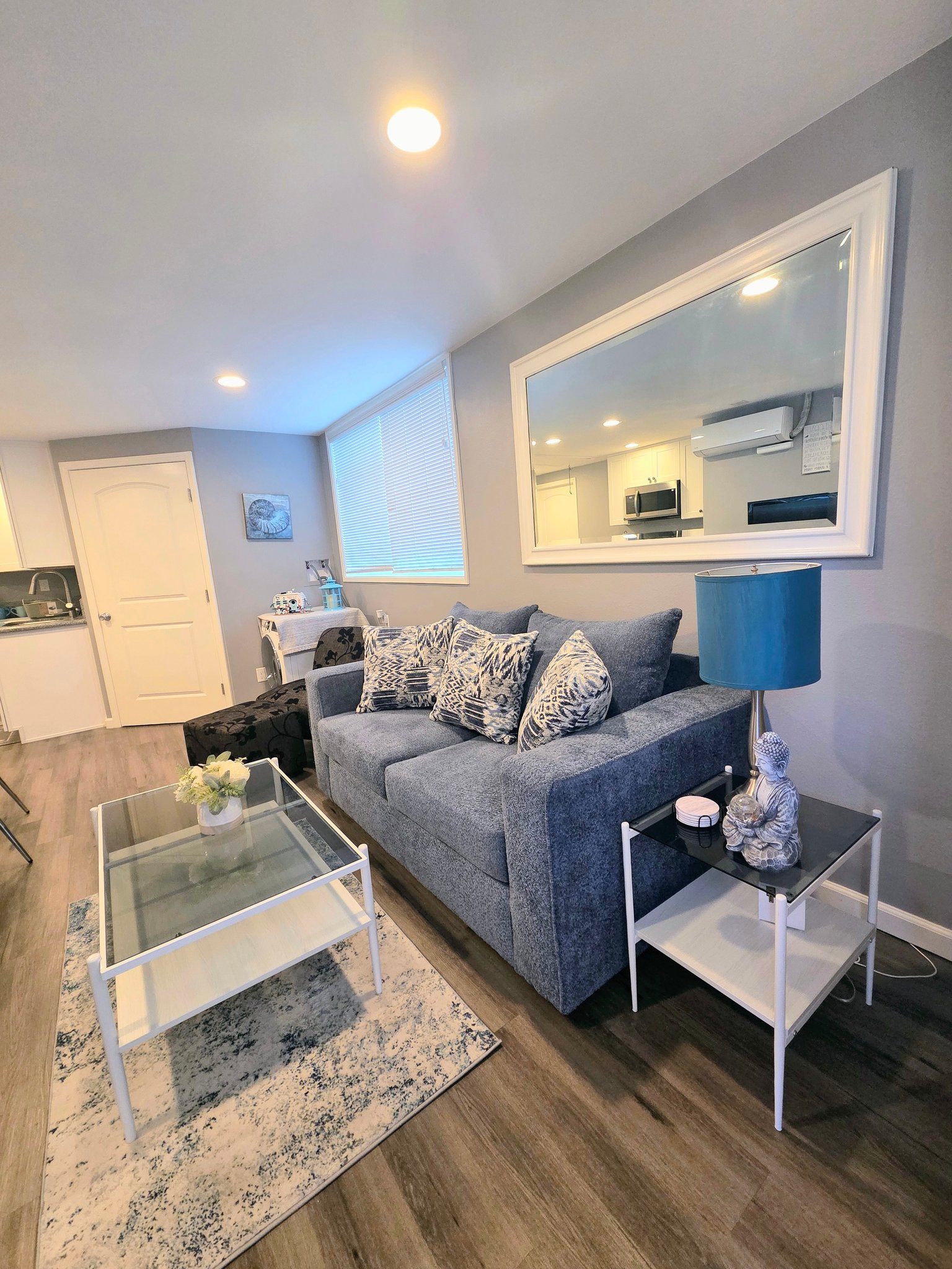 Newbury Park House: 248B Bluefield Avenue